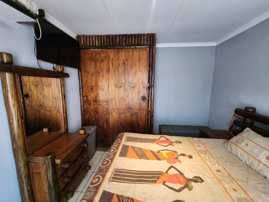 2 Bedroom Property for Sale in Tlhabane West North West